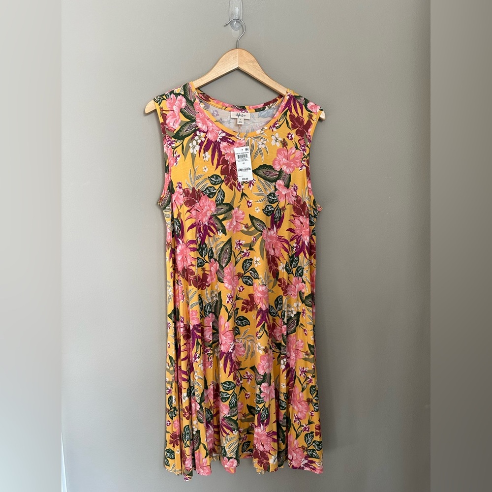 Sleeveless tropical print dress